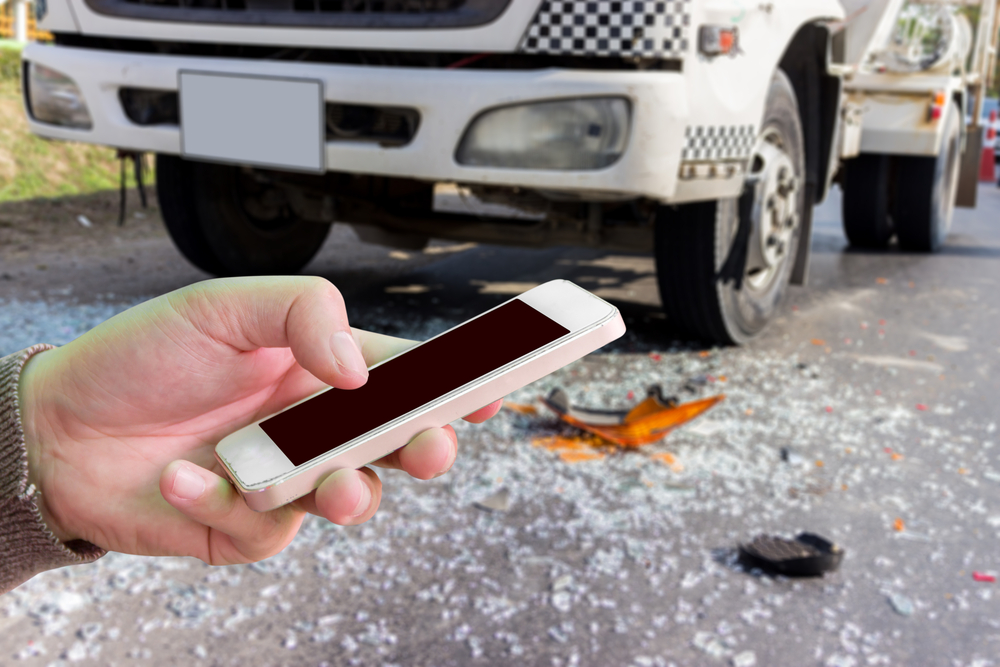 Man,Use,Mobile,Phone,,Blur,Image,Of,Car,Accident,As